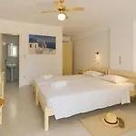 Beachfront Bocamviglies - Bespoke View Frühstückspension 3*