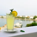 Frühstückspension Beachfront Bocamviglies - Bespoke View Naoussa