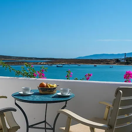 Alojamento de Acomodação e Pequeno-almoço Beachfront Bocamviglies - Bespoke View Naousa