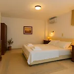Beachfront Bocamviglies - Bespoke View Bed & Breakfast 3*